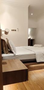 Letto o letti in una camera di villa view2 sayriah