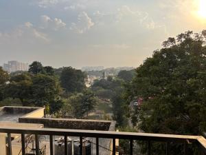 Landskap semula jadi dekat dengan apartmen