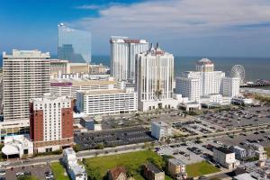 Nespecifikovaný výhled na destinaci Atlantic City nebo výhled na město při pohledu z hotelu
