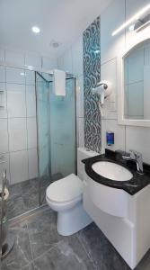 Koupelna v ubytování Room in Guest room - Lika Hotel - Superior Double or Twin Room - Luxury in Istanbul Center