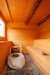 Fotografie z fotogalerie ubytování ELIVAAS 3 BHK Cottage with Garden & Sauna - Silvana v destinaci Narkanda