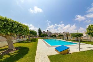 Gallery image of Elegant Bungalow with Jacuzzi Villa Loi Charls in Torrevieja in Torrevieja