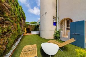 Gallery image of Elegant Bungalow with Jacuzzi Villa Loi Charls in Torrevieja in Torrevieja