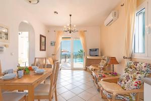Posedenie v ubytovaní Villa Eos by Villa Plus