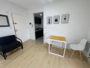 Ảnh trong thư viện ảnh của Modern Studio with Open Views, Pool, and 24-Hour Security ở Buenos Aires
