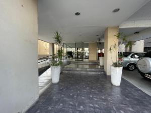 Ảnh trong thư viện ảnh của Modern Studio with Open Views, Pool, and 24-Hour Security ở Buenos Aires