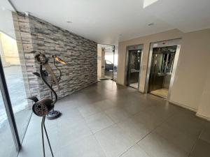 Ảnh trong thư viện ảnh của Modern Studio with Open Views, Pool, and 24-Hour Security ở Buenos Aires