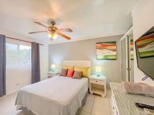 Ένα ή περισσότερα κρεβάτια σε δωμάτιο στο Garden Condos Apt 44 - Comfy 1br Apt In Sosua +10 φωτογραφίες