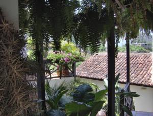 Vonkajšia záhrada v ubytovaní Rustic holiday home with balcony and sea view
