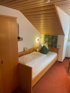 Posteľ alebo postele v izbe v ubytovaní Das Apartment Rief daheim beim Wanderprofi Adults Only