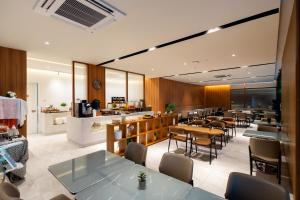 GOOD Nakhonsawan Hotel餐厅或其他用餐的地方