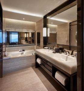 A bathroom at The Ritz-Carlton, Hong Kong