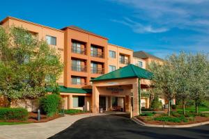 a rendering of the front of a hotel at Courtyard by Marriott Detroit Pontiac/Auburn Hills in Pontiac