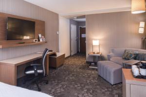 Posezení v ubytování Courtyard by Marriott Elmira Horseheads