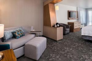 Postel nebo postele na pokoji v ubytování Courtyard by Marriott Elmira Horseheads