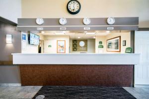 Fuajee või vastuvõtt majutusasutuses Comfort Inn & Suites