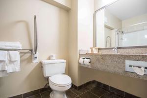 Vannituba majutusasutuses Comfort Inn & Suites