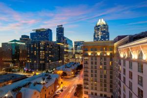 Nespecifikovaný výhled na destinaci Austin nebo výhled na město při pohledu z hotelu