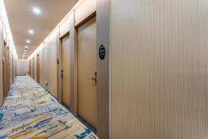 Fotografie z fotogalerie ubytování Guangzhou Kaiyue Hotel Luoxi Subway Station Branch - Free Deliver Service to Canton Fair Complex During Canton Fair Period v Kantonu