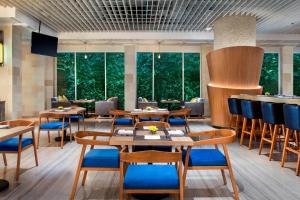 Posezení v ubytování Courtyard by Marriott Bandung Dago