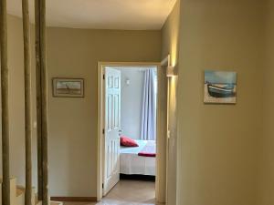 Postel nebo postele na pokoji v ubytování West Riviera - Centrally located apartment close to the beach with breakfast