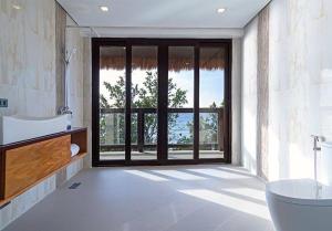 Fotografie z fotogalerie ubytování Oceans Edge Resort by Hiverooms v destinaci Tipokpok + 41 fotografií