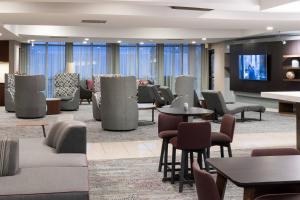 Posezení v ubytování Courtyard by Marriott West Orange