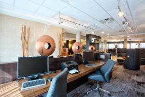 Posezení v ubytování Courtyard by Marriott McAllen