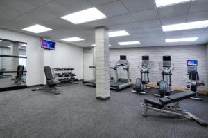 Fitness centrum a/nebo fitness zařízení v ubytování Courtyard by Marriott McAllen