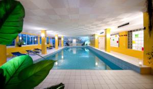 Bazén v ubytování Hotel Heikenberg nebo v jeho okolí