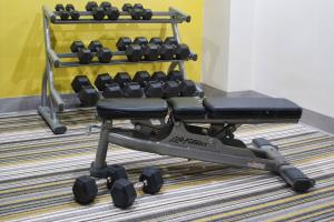 Fitness centrum a/nebo fitness zařízení v ubytování Courtyard Miami Coral Gables