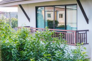 Aed väljaspool majutusasutust Wilacha Chiang Rai