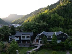Fotografie z fotogalerie ubytování Xianju What Fun Hotel Shenxianju Scenic Area v destinaci Xianju