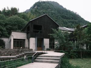 Fotografie z fotogalerie ubytování Xianju What Fun Hotel Shenxianju Scenic Area v destinaci Xianju