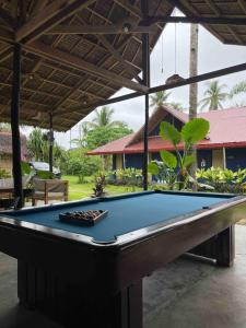 Biliár nebo kulečník v ubytování Dawn Patrol Siargao
