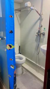 A bathroom at 金源賓館 Golden Yuan Guest House