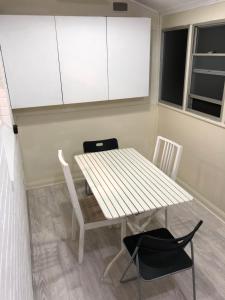 Φωτογραφία από το άλμπουμ του Spacious private room study room attached minutes away from Eastwood στο Σίδνεϊ