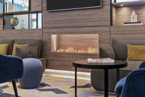 Posezení v ubytování Courtyard by Marriott Munich Garching