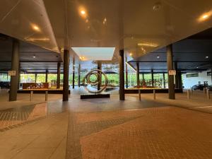 堪培拉Manhattan Luxe Views L14 Pool Spa Gym 1BR 1 Bath 1 Secure Parking Central City的相册照片