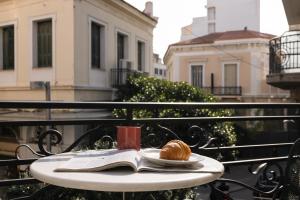 Balkón nebo terasa v ubytování Airy Athens Suites