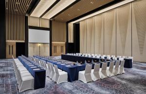 Konferenční prostory v ubytování HUALUXE Shenzhen Bao'an + 37 fotografií