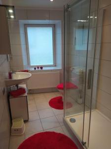 Ένα μπάνιο στο Ferienwohnung an der Ruwer, Trier