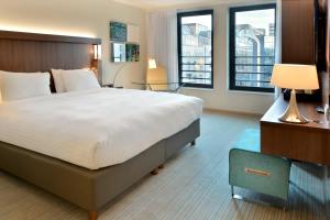 Postel nebo postele na pokoji v ubytování Courtyard by Marriott Brussels EU