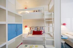 Amadria Park Kids Hotel Andrija客房内的一张或多张床位