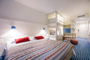 Amadria Park Kids Hotel Andrija客房内的一张或多张床位