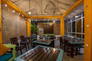Restaurace v ubytování Aaradhya Mirissa