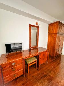 TV a/nebo společenská místnost v ubytování Banderitsa Hotel