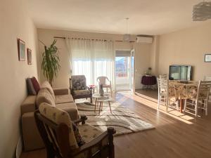 TV a/nebo společenská místnost v ubytování Belvedere Centro Shkoder