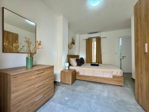 Postel nebo postele na pokoji v ubytování MIVE-Delux Three Bedroom Apartment in Marsaskala