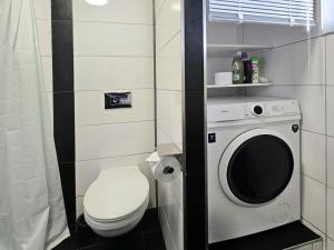 Koupelna v ubytování Quartier 2 + 22 fotografií